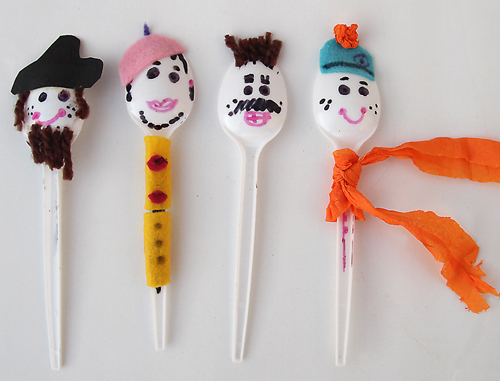 muñecos con cucharas